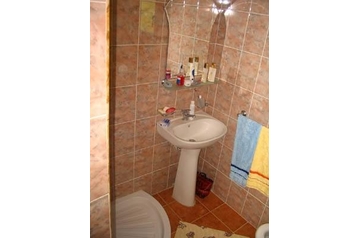 Rumānija Privát Almaş, Eksterjers